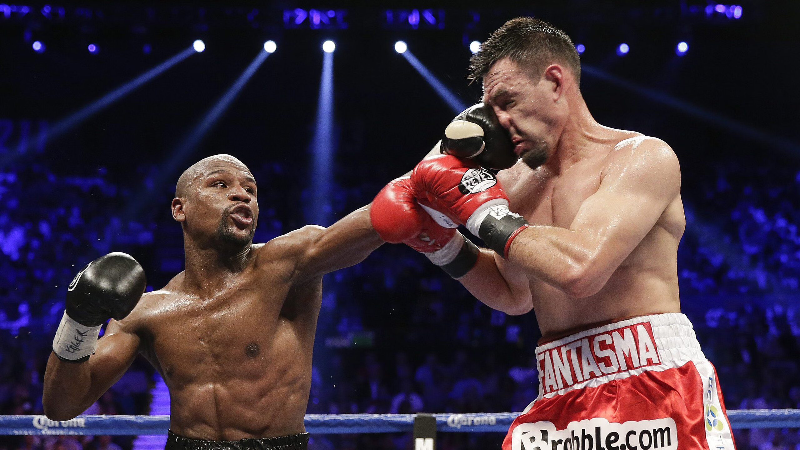 “梦想点亮未来”青少年篮球公益夜跑在上海引发热潮，践行体育公益